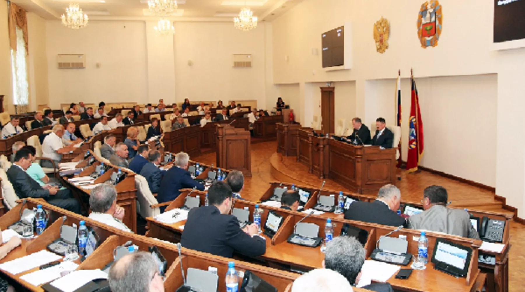 Стали известны самые медийные депутаты АКЗС января