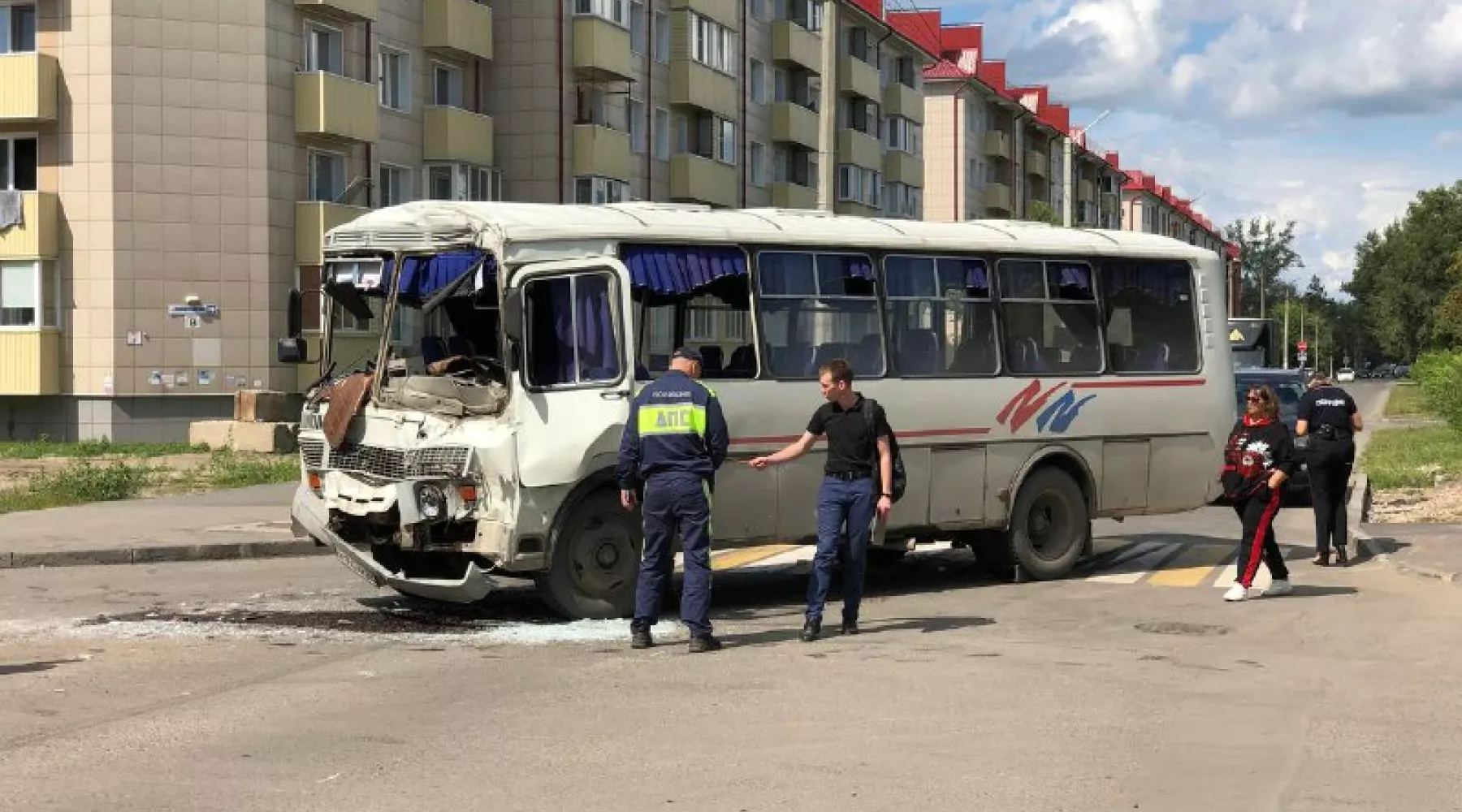 Пазик после аварии на ул. Ленинградской.