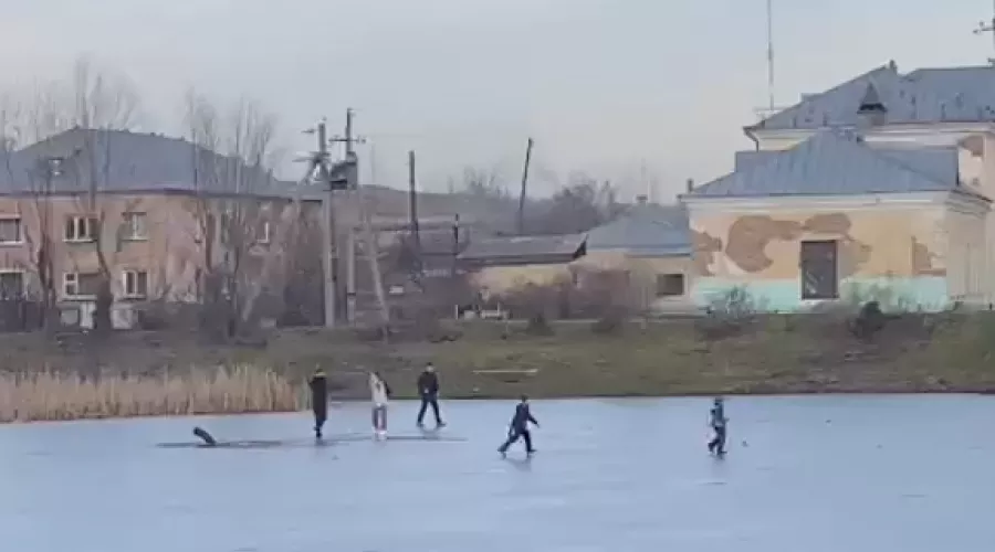 Дети на озере Ковалевское