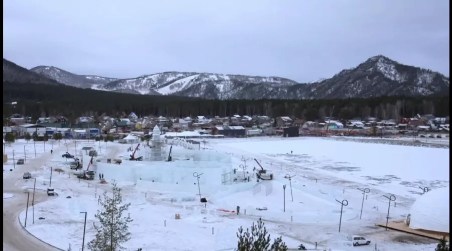 Масштабный снежный городок откроется на одном из курортов Алтая 