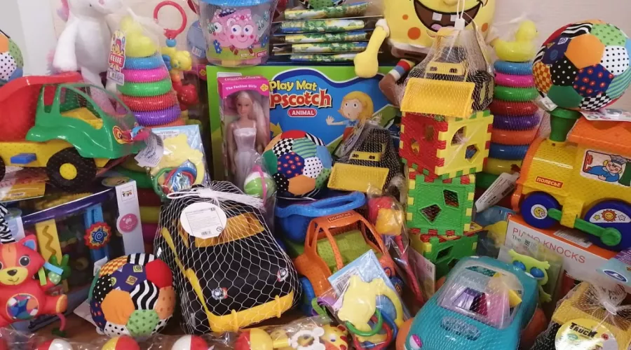 В Бийске осужденные к принудительным работам приобрели подарки для Дома ребенка
