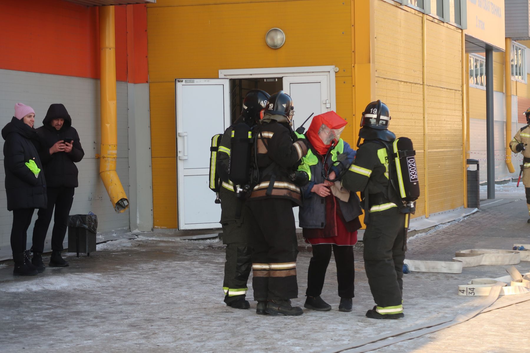 Противопожарные учения в ТЦ "Ривьера. 