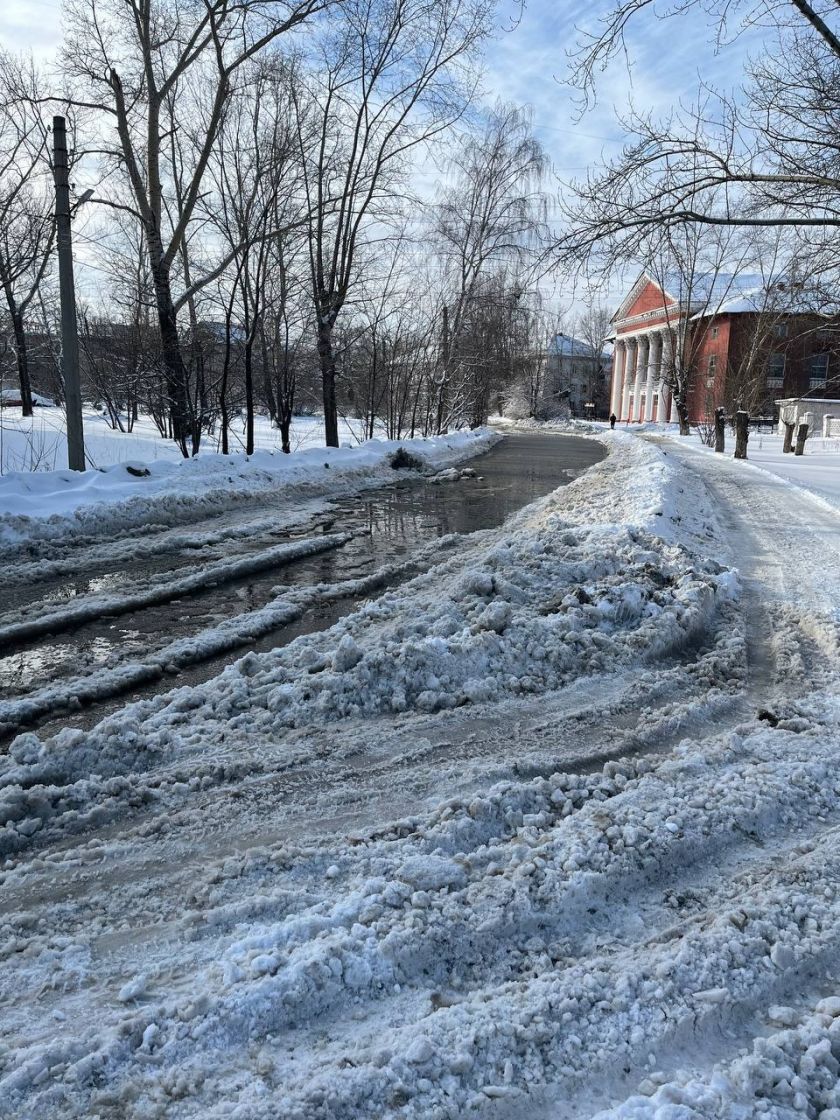 В Бийске продолжают откачивать воду с затопленных улиц