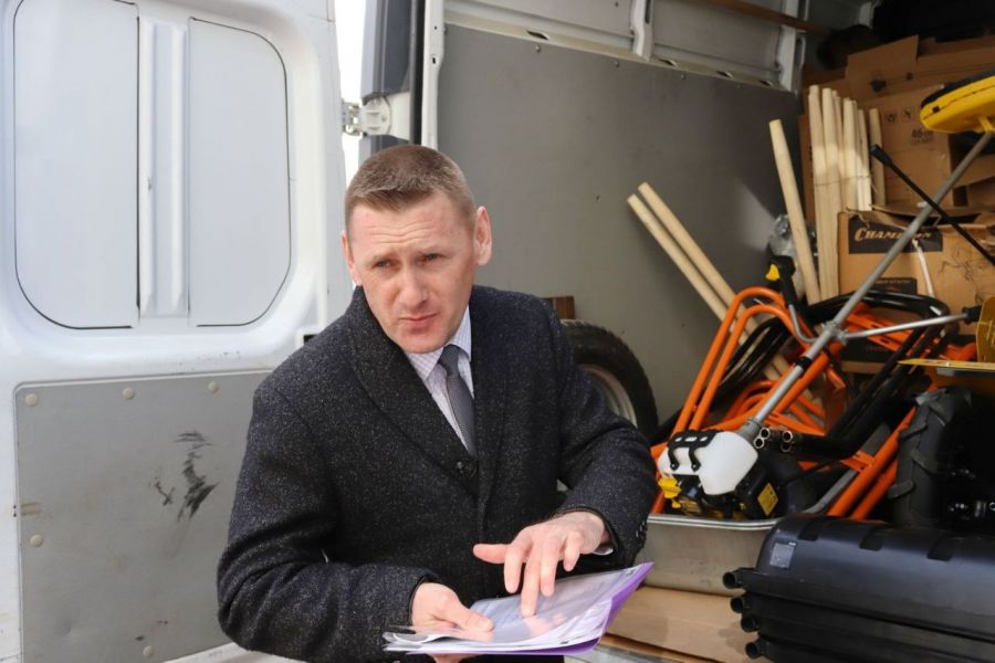 Василий Титов доставит в школы Кытмановского района целую "Газель" инструментов.