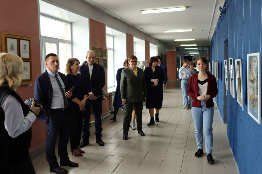 Для членов попечительского совета провели экскурсию по педагогическому колледжу. 