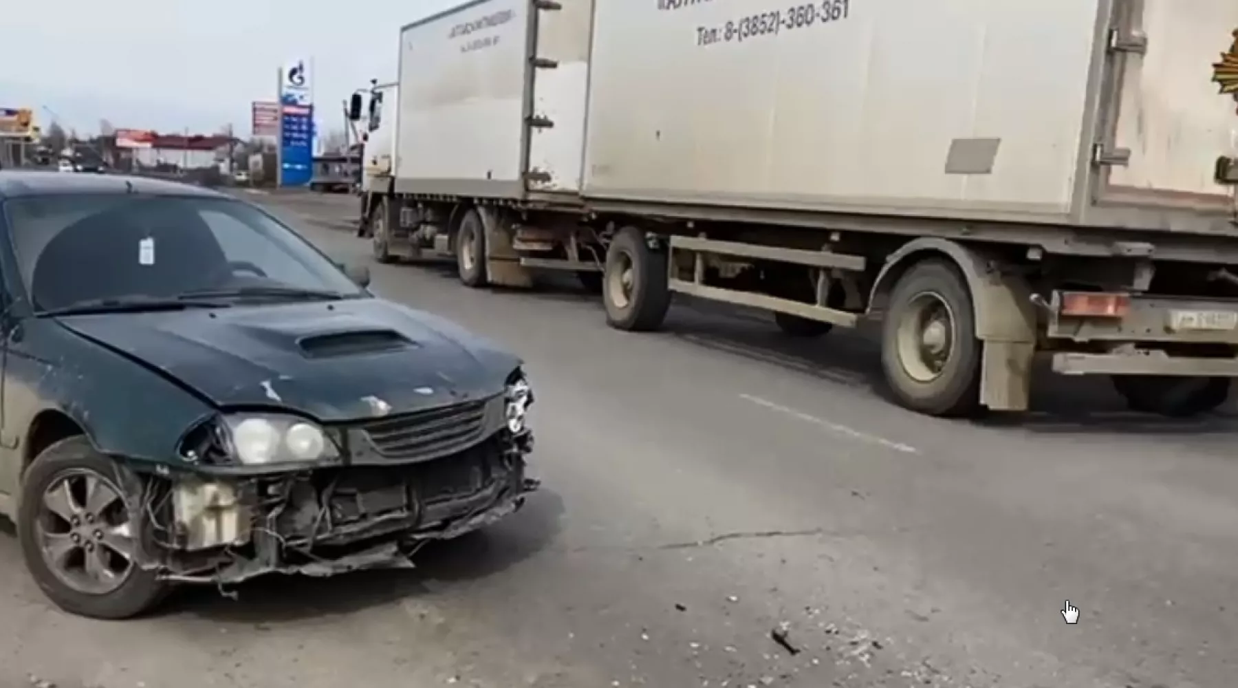 В Бийске в результате столкновения двух автомобилей пострадала 12-летняя девочка