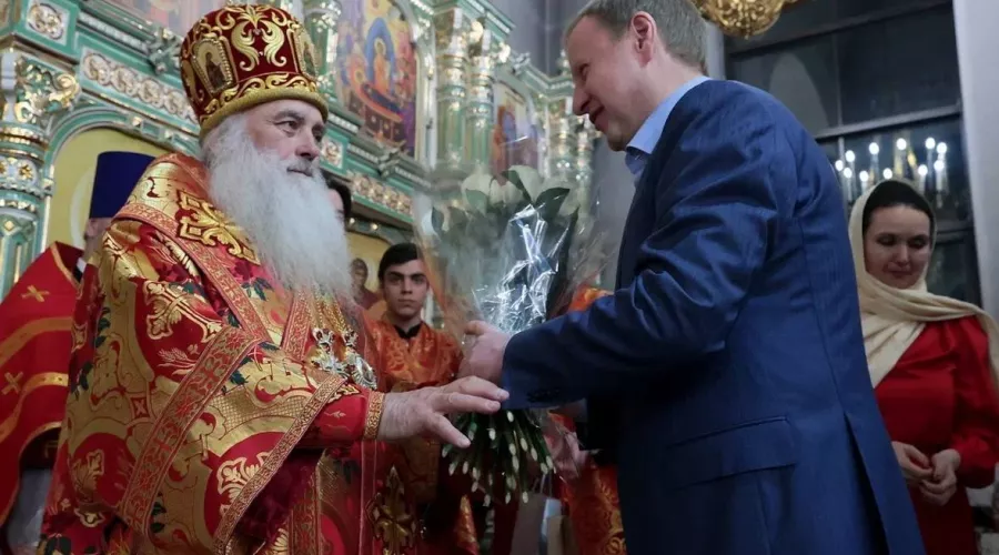 Губернатор поздравил жителей Алтайского края с праздником Пасхи