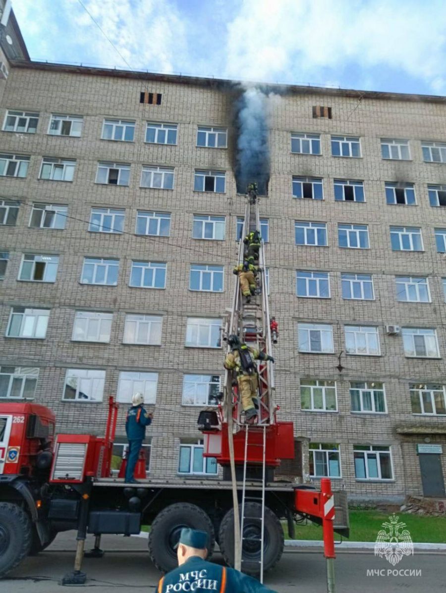 Пожар в Центральной городской больнице в Бийске