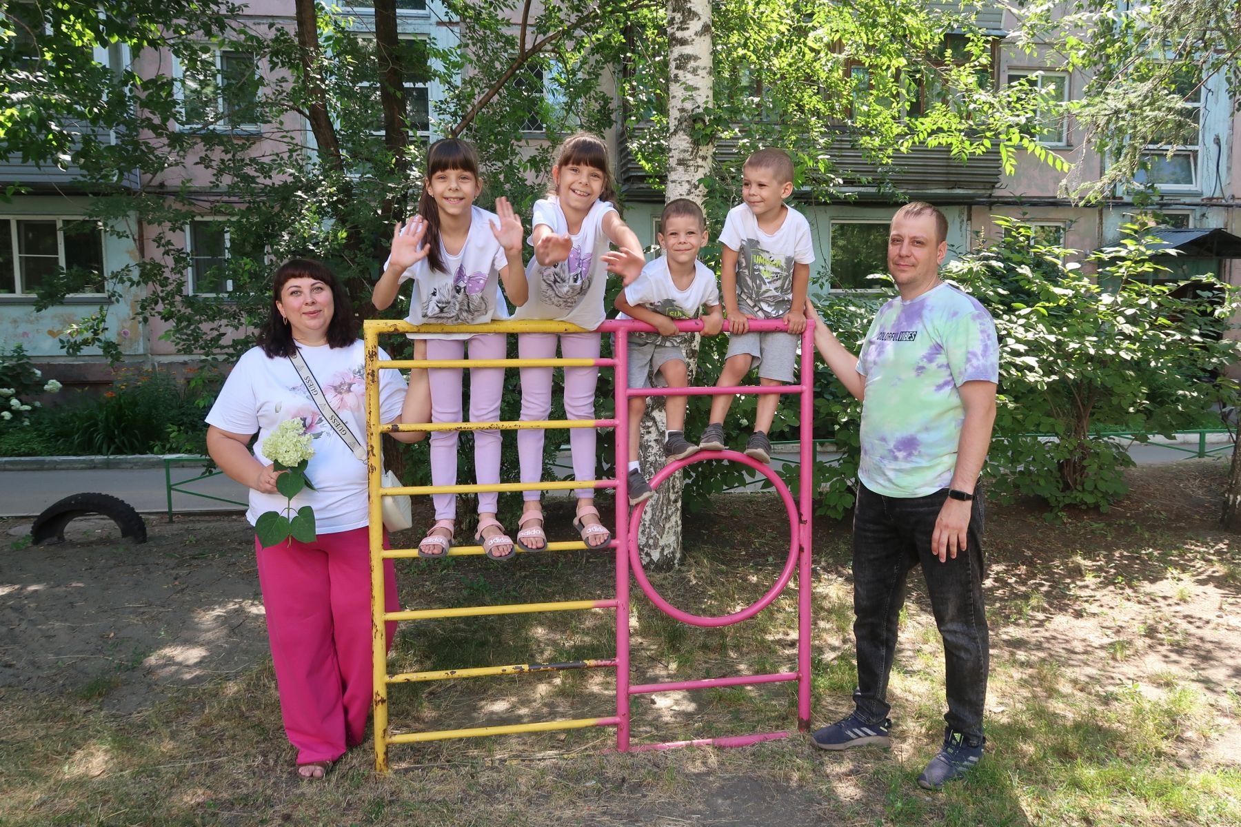 Дважды два: в семье бийчан растут две пары близнецов | 09.07.2024 | Бийск -  БезФормата