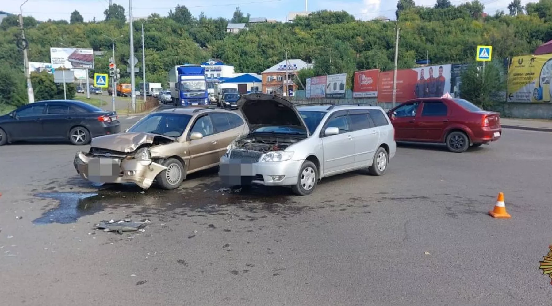 В Бийске в результате ДТП на ул. Иркутской пострадали три человека