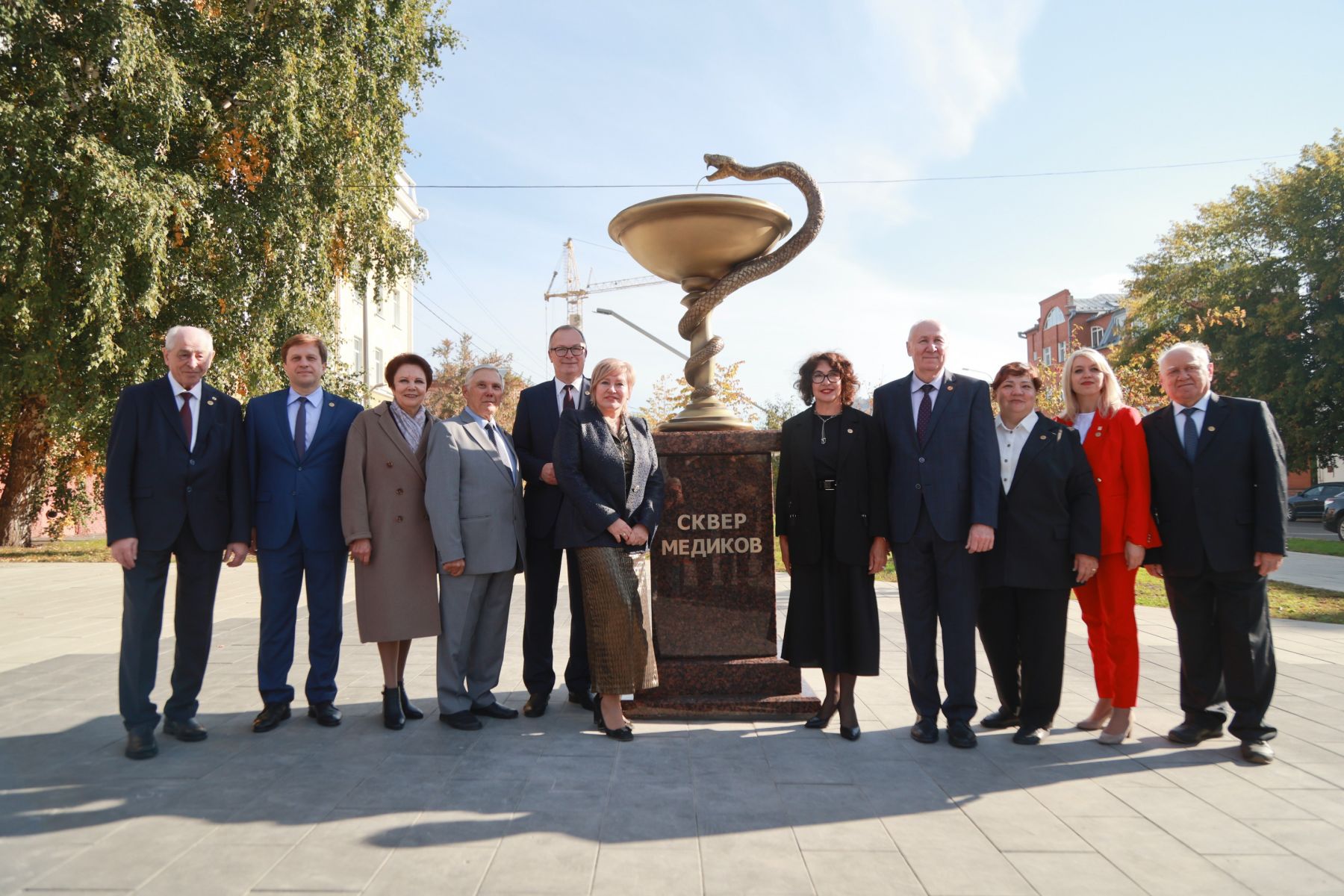 Открытие памятника врачам в Барнауле