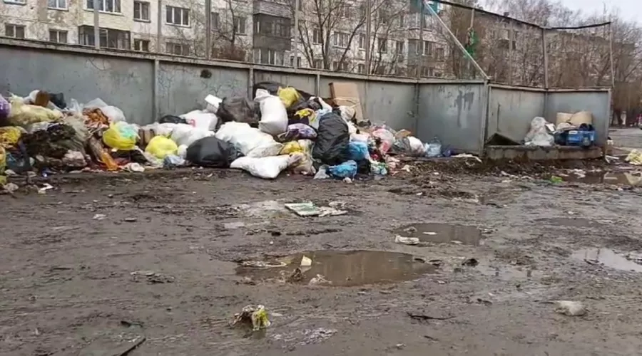 Пустовать не будут: как бийчане добиваются замены старых баков