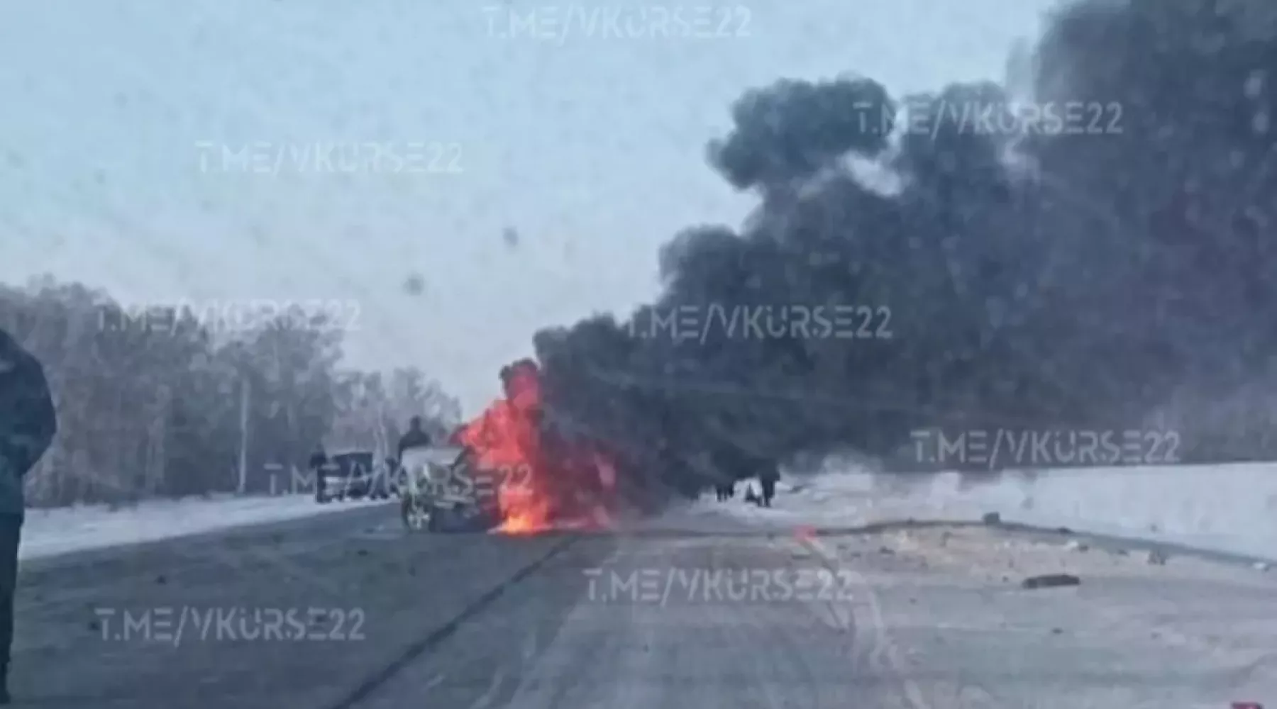 В Алтайском крае после жесткого ДТП загорелся автомобиль