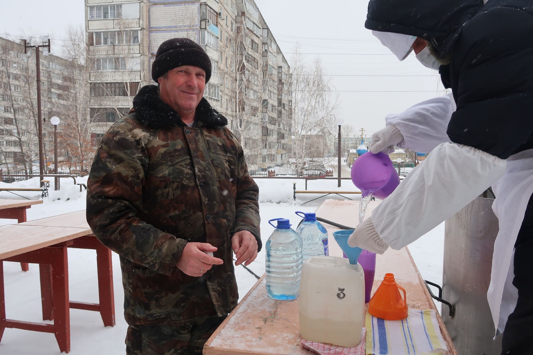 Крещенская вода. Храм. 2025 год.