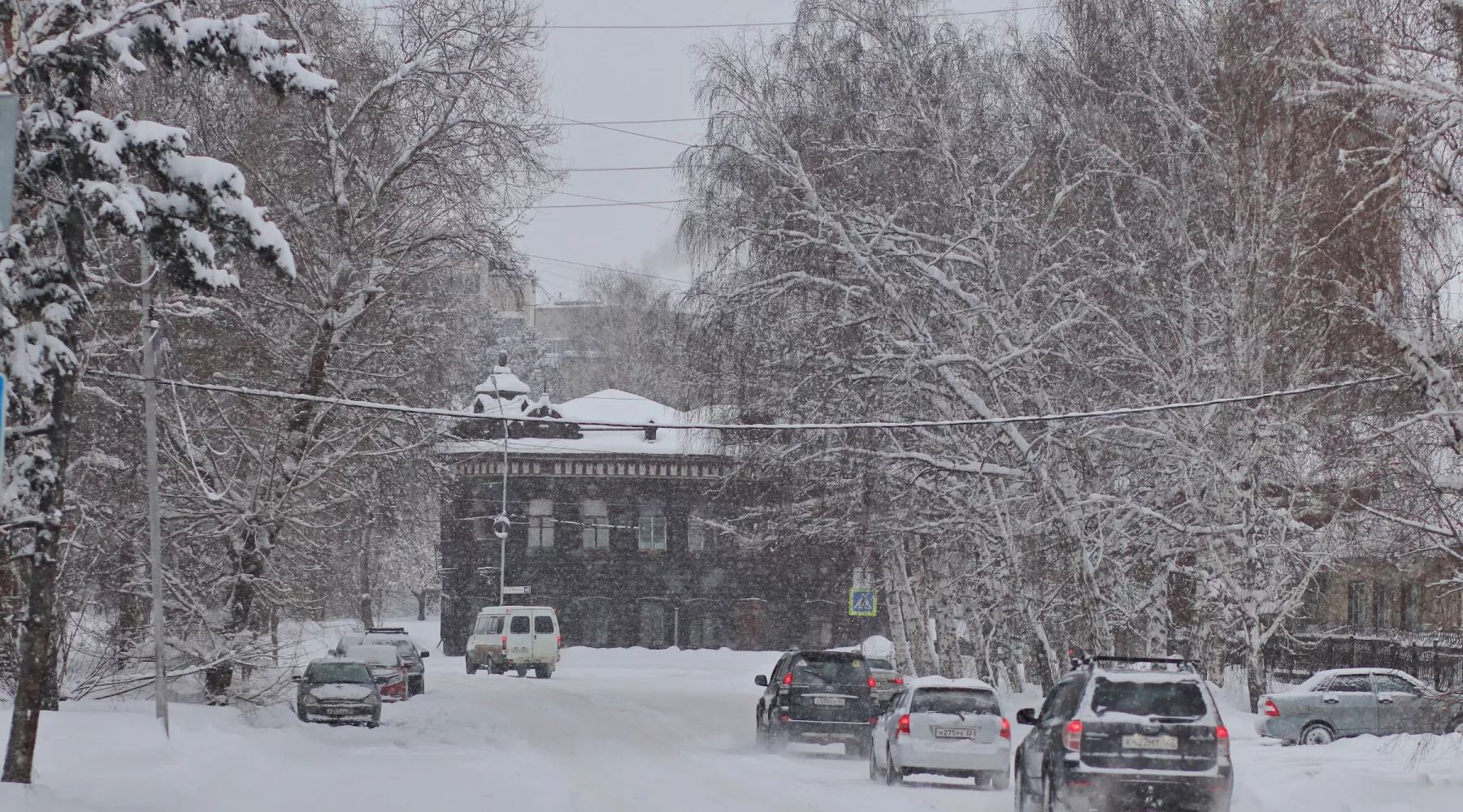 Зима. Снег. Дороги.